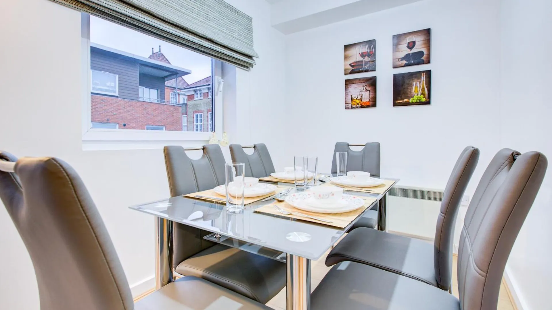 2-Bed Flat In Canary Wharf Great Location London