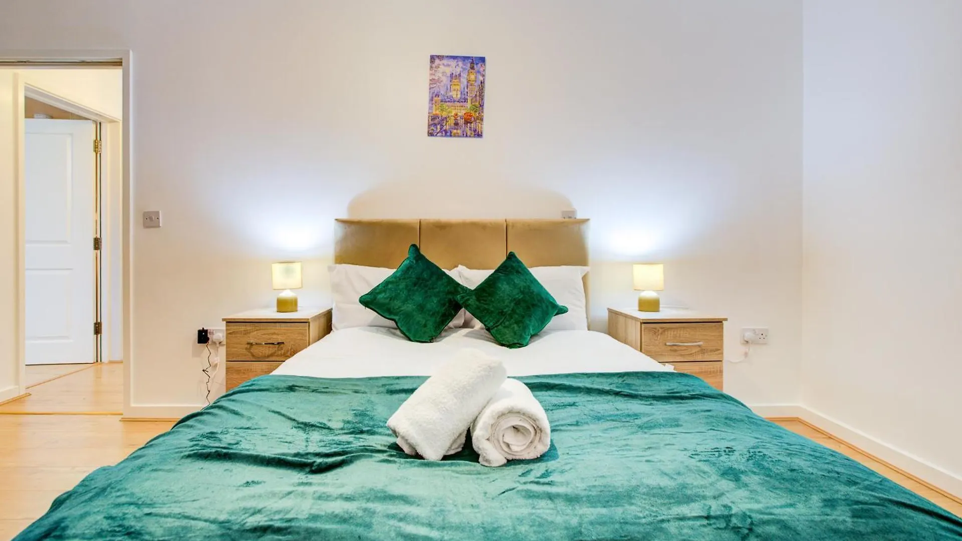 Apartment 2-Bed Flat In Canary Wharf Great Location London