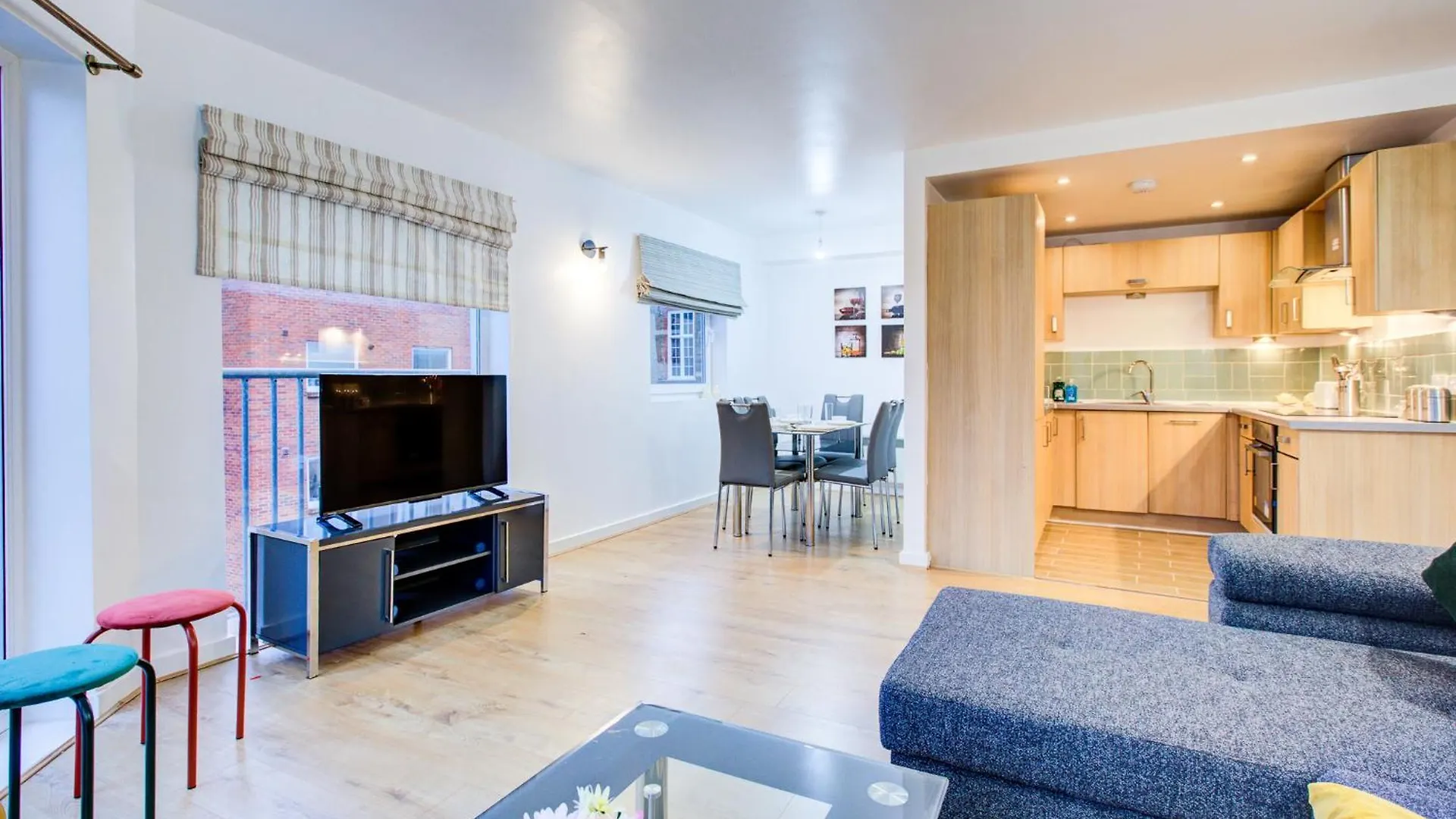 2-Bed Flat In Canary Wharf Great Location London Apartment